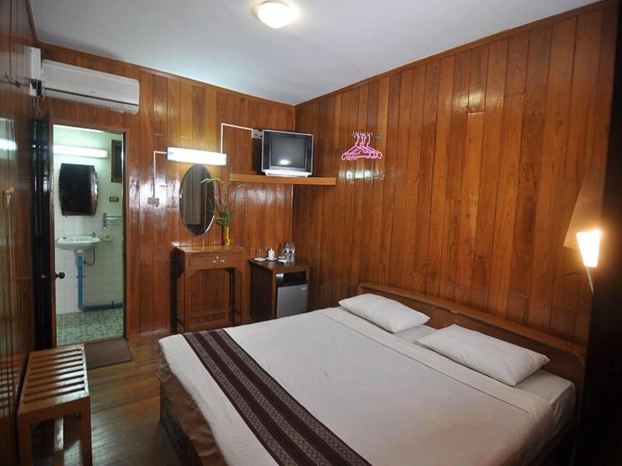 Green Land Motel Bagan Esterno foto